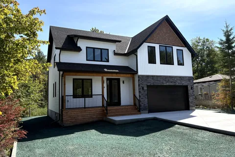 118 Valerie Crescent, ON L9Z 2P8