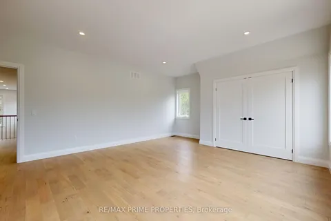 118 Valerie Crescent, ON L9Z 2P8