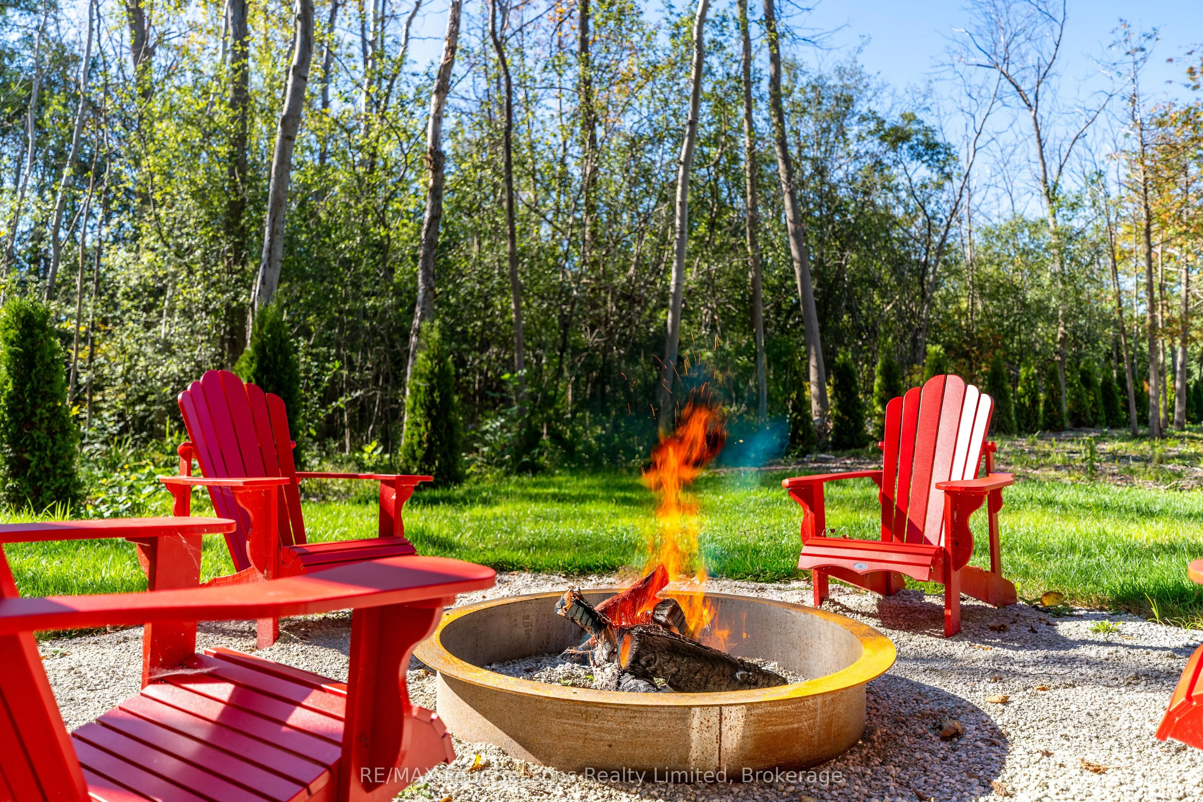 9746 Beachwood Road, ON L9Y 3Z1