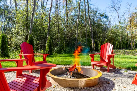 9746 Beachwood Road, ON L9Y 3Z1