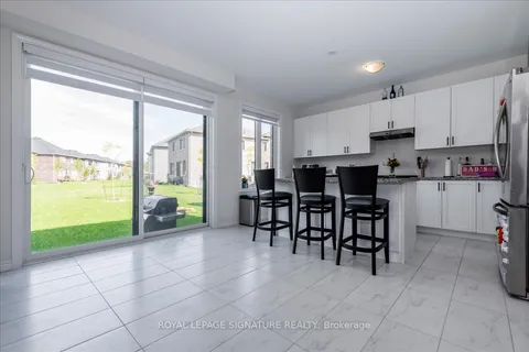 183 Rosanne Circle, ON L9Z 1J7