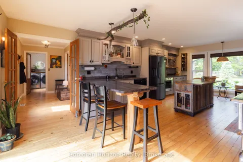 707 Peter Street, ON L4R 4K3