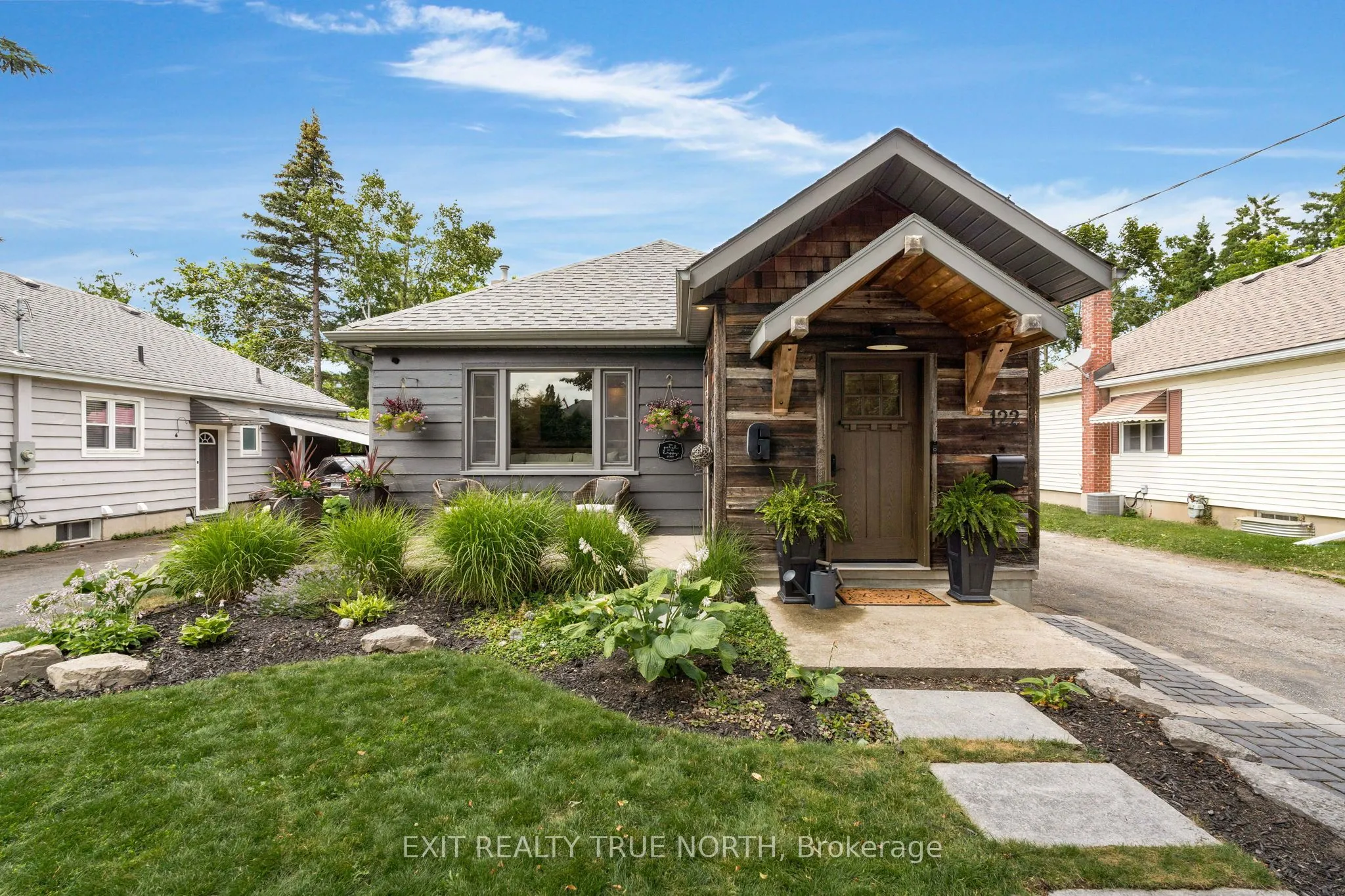 122 Queen Street, ON L4M 1Z5