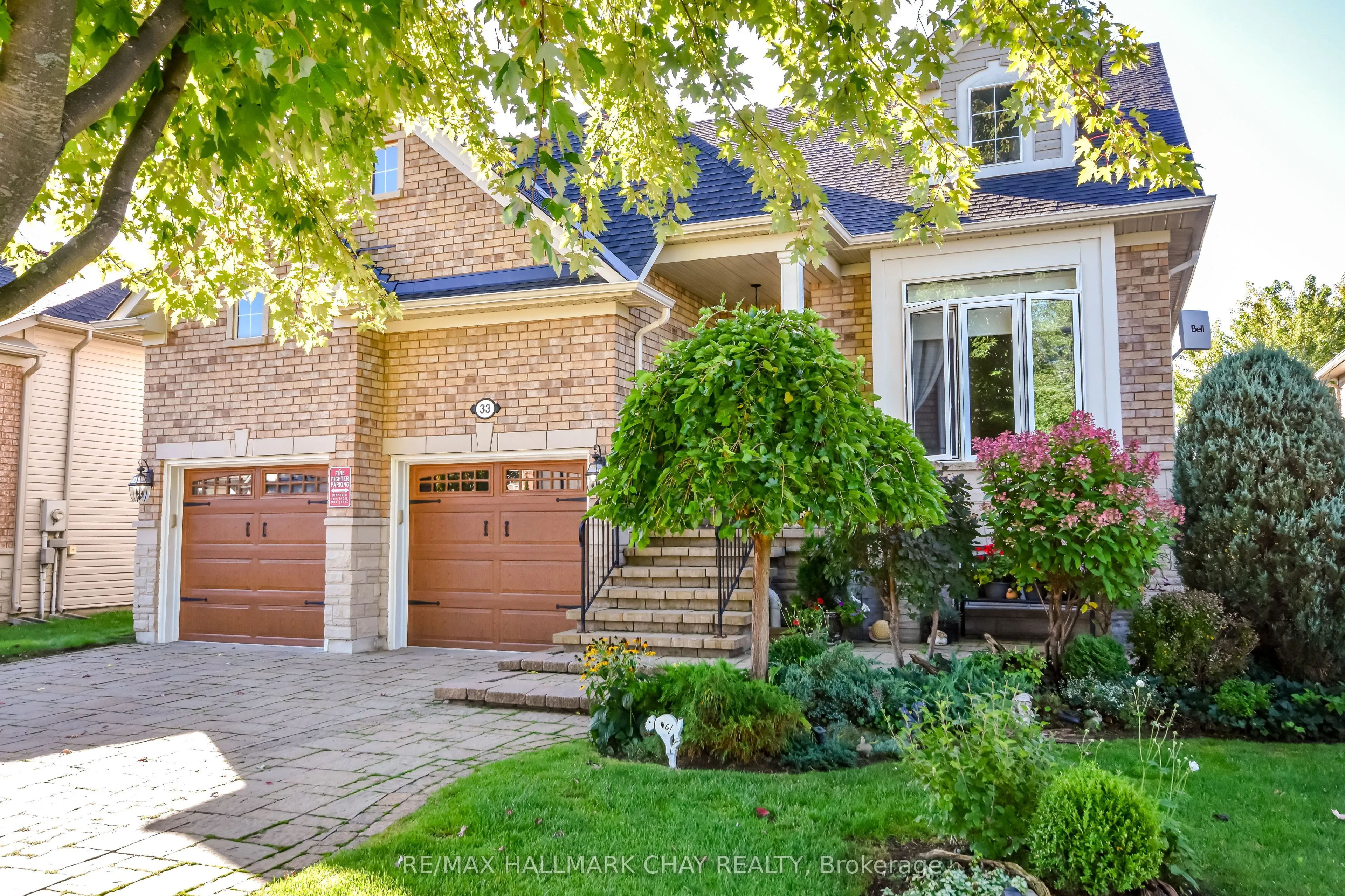33 Meadowood Drive, ON L9Z 3B8