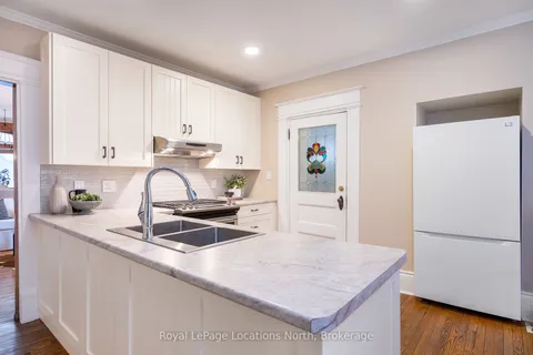 210 Birch Street, ON L9Y 2V6