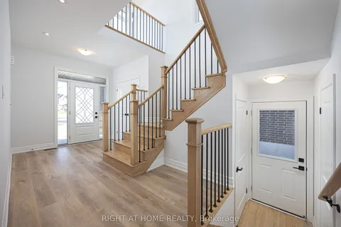 8 Nicort Road, ON L9Z 0N4