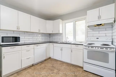 405 Bay Street, ON L4R 1K7