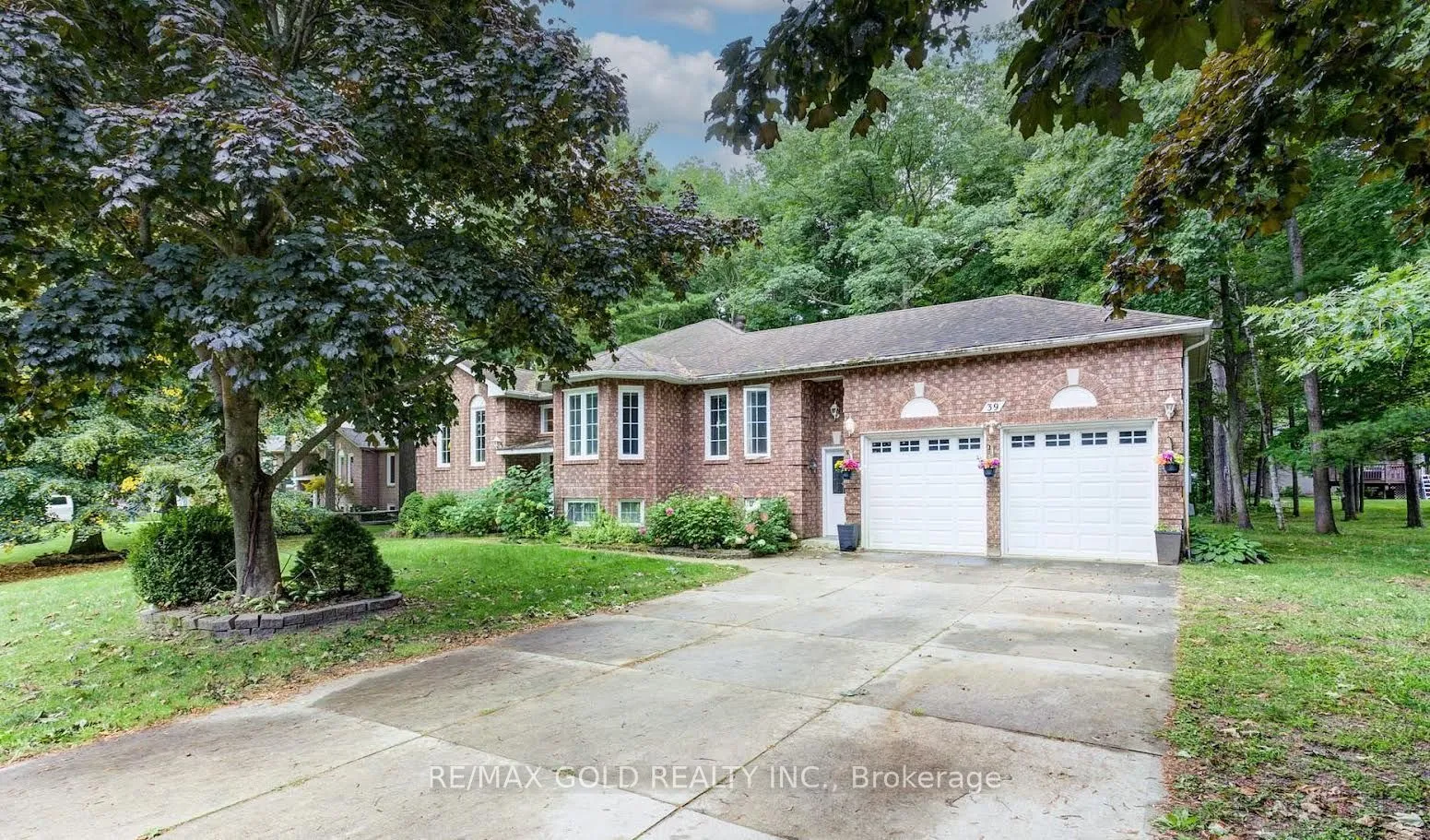 39 Downer Crescent, ON L9Z 1C3