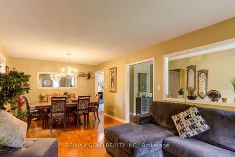 39 Downer Crescent, ON L9Z 1C3