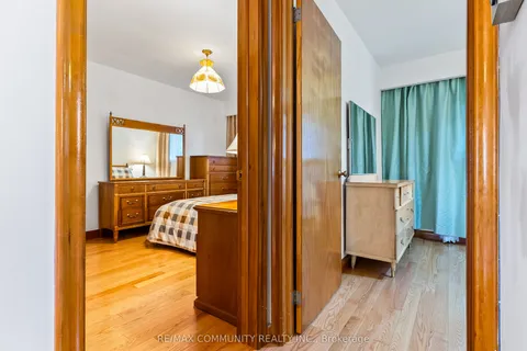 287 John Street, ON L4R 2J6