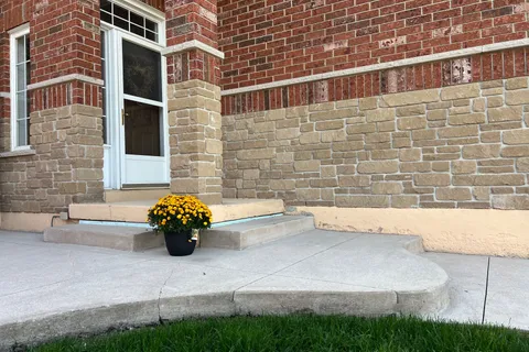 49 Felt Crescent, ON L4N 8V1