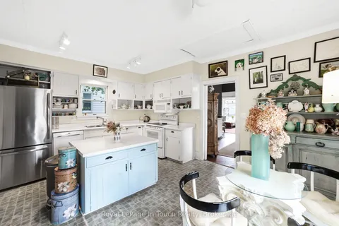 233 Queen Street, ON L4R 3G9