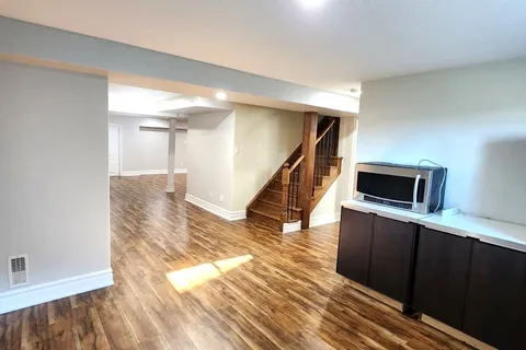 24 Wendat Trail, ON L4M 6T4