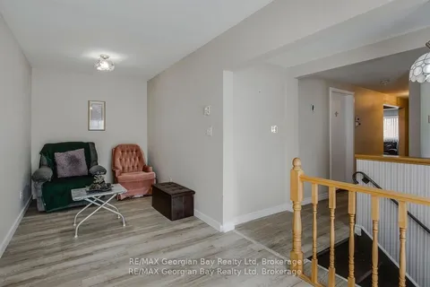 586 Dominion Avenue, ON L4R 1R3