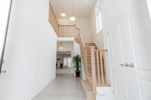 2 ROWLAND Street, ON L9Y 5M4