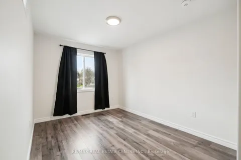 144 Memorial Avenue, ON L3C 5X2