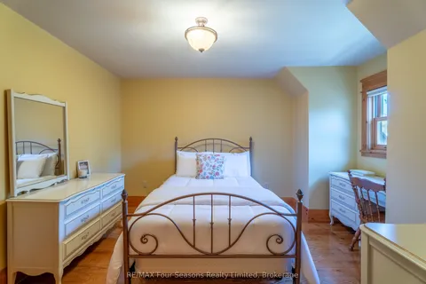 805 Eastdale Drive, ON L9Z 2R5