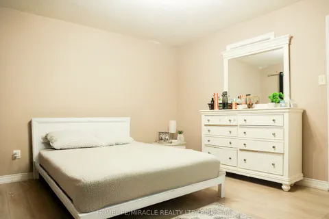 67 Stollar Boulevard, ON L4N 6N3