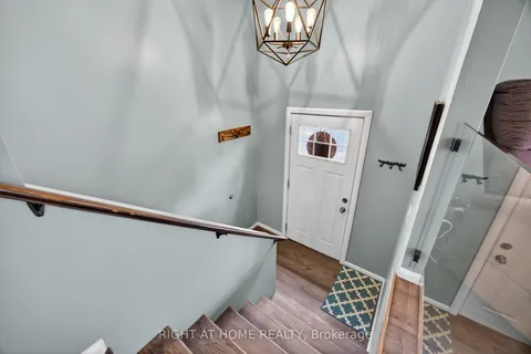 112 Borland Street, ON L3V 2B7