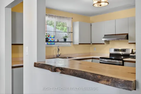 112 Borland Street, ON L3V 2B7