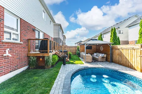 14 Regina Road, ON L4M 7J1