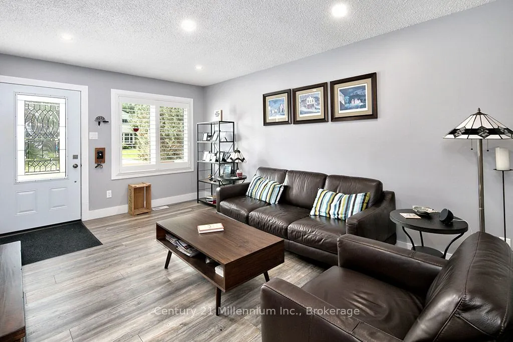 20 Leslie Drive, ON L9Y 4P2