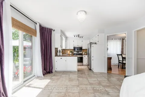 10 BARWICK Drive, ON L4N 6Z7