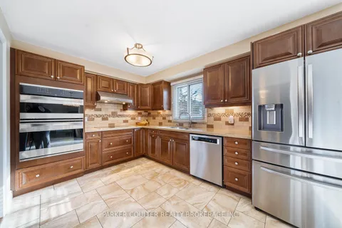 456 St Vincent Street, ON L4M 6T5