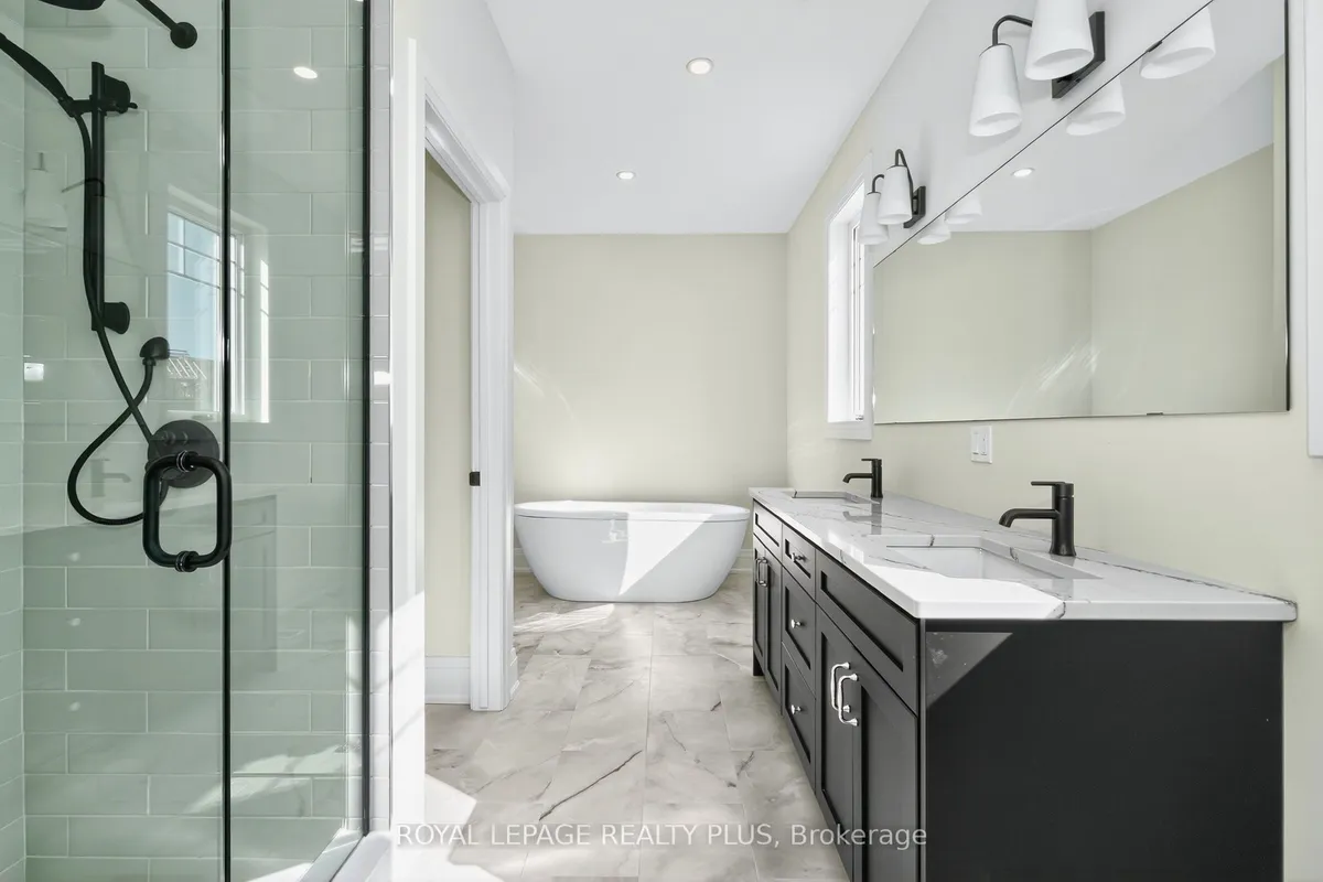 10 Magazine Street, ON L9M 0W6