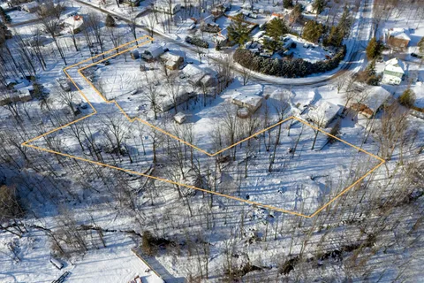 241 Mountain Avenue, ON L0K 1R0