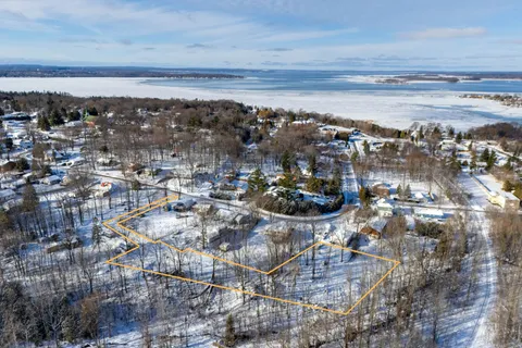 241 Mountain Avenue, ON L0K 1R0