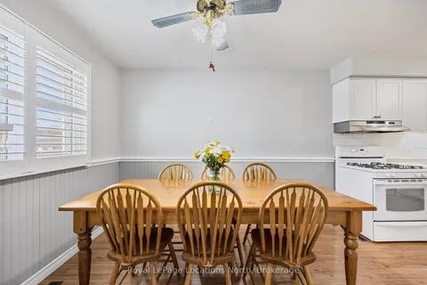 163 Collins Street, ON L9Y 4L7