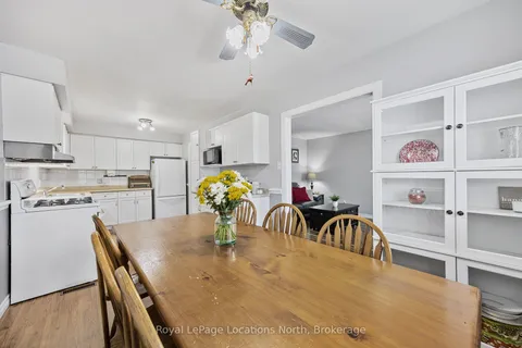 163 Collins Street, ON L9Y 4L7