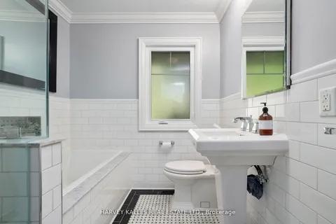 226 Napier Street, ON L4M 1X3