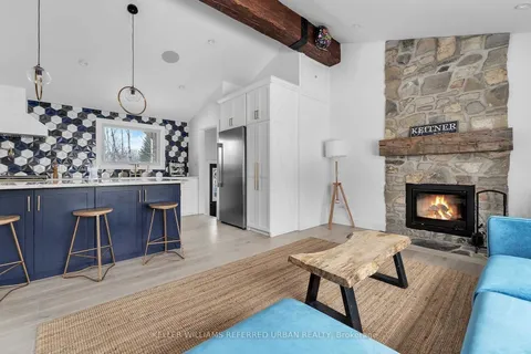 886 Sixth Street, ON L9Y 3Y9