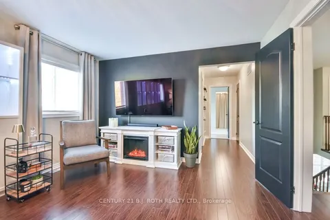 63 The Queensway N/A, ON L4M 7J3