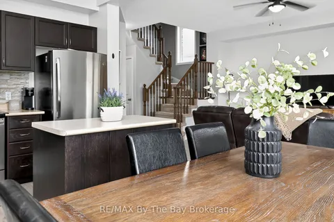 63 Robertson Street, ON L9Y 0X1