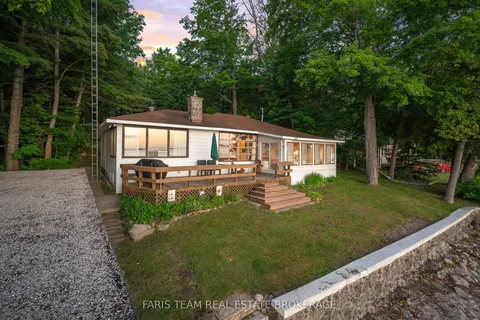 1697 Champlain Road, ON L9M 0E3