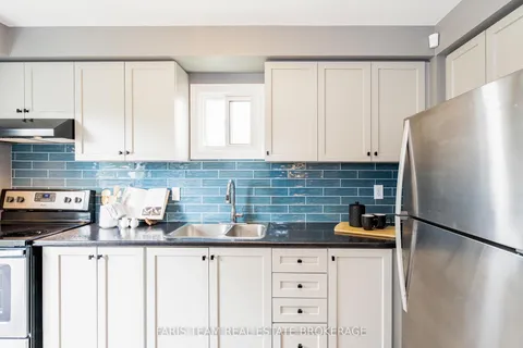 230 Kozlov Street, ON L4N 7H6