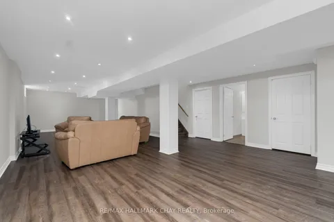 3 Meyer Avenue, ON L4M 6X2