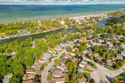 68 Dyer Drive, ON L9Z 1E4