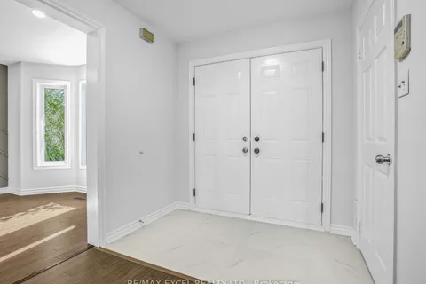 25 Golden Meadow Road, ON L4N 7E6