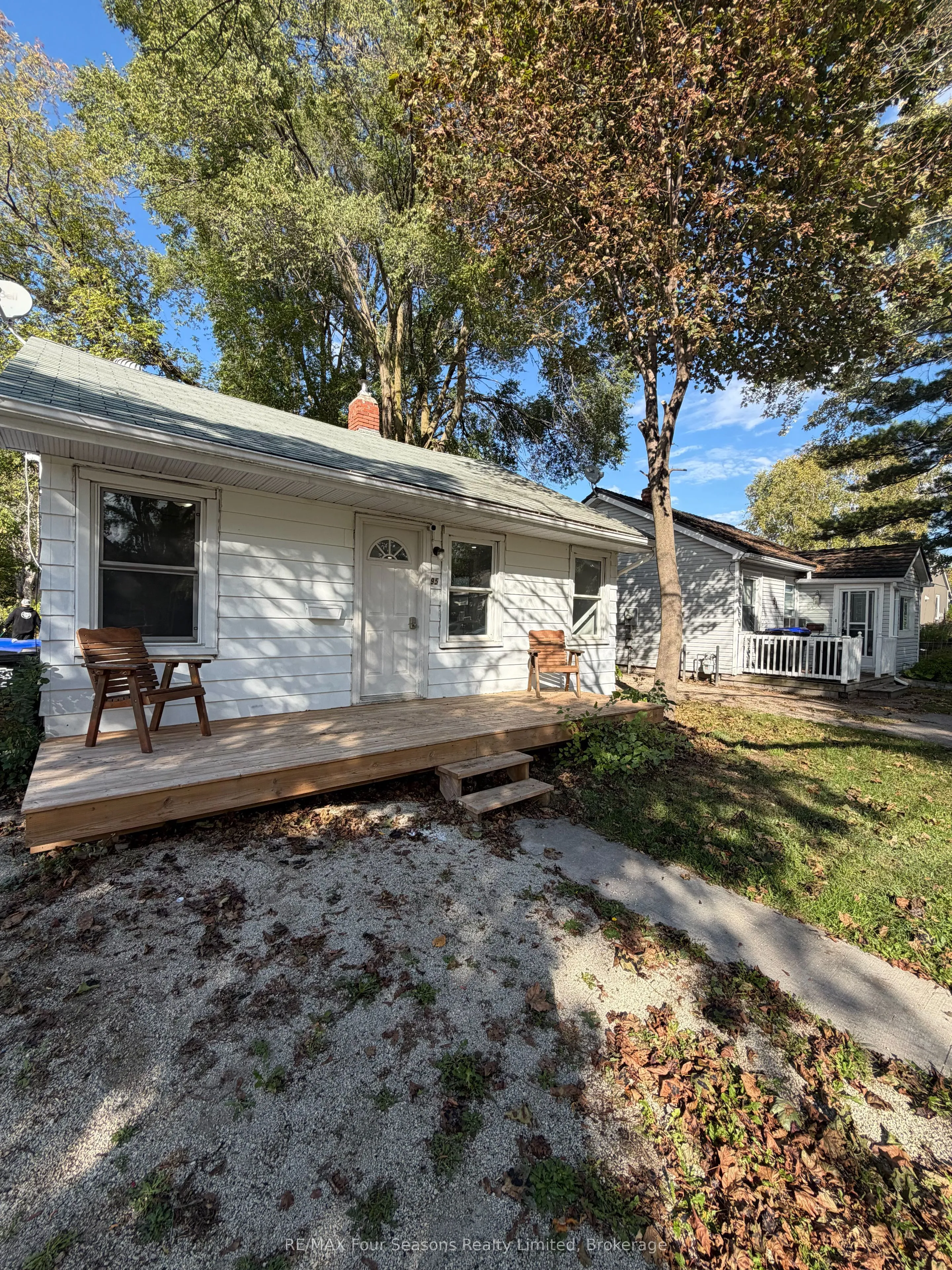 95 Eighth Street, ON L9Y 2C6