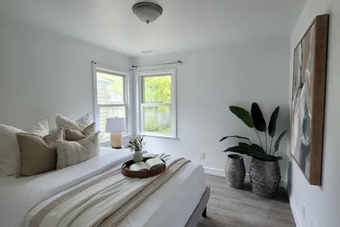 95 Eighth Street, ON L9Y 2C6