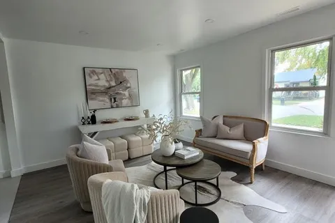 95 Eighth Street, ON L9Y 2C6