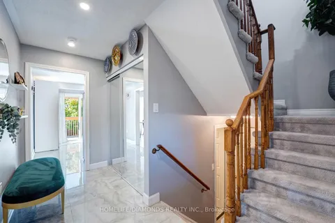 68 Heritage Court, ON L4N 0E3