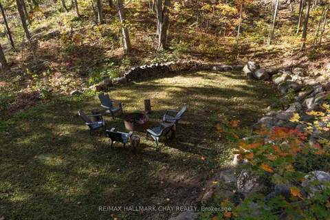 1 Iroquois Ridge, ON L0K 1E0