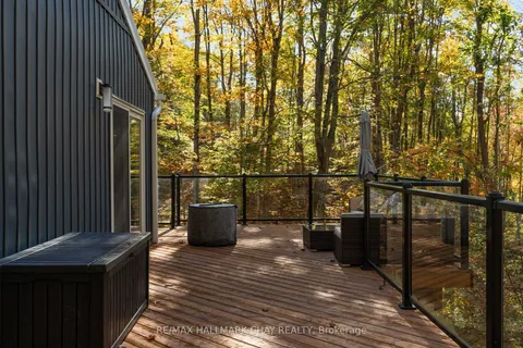 1 Iroquois Ridge, ON L0K 1E0