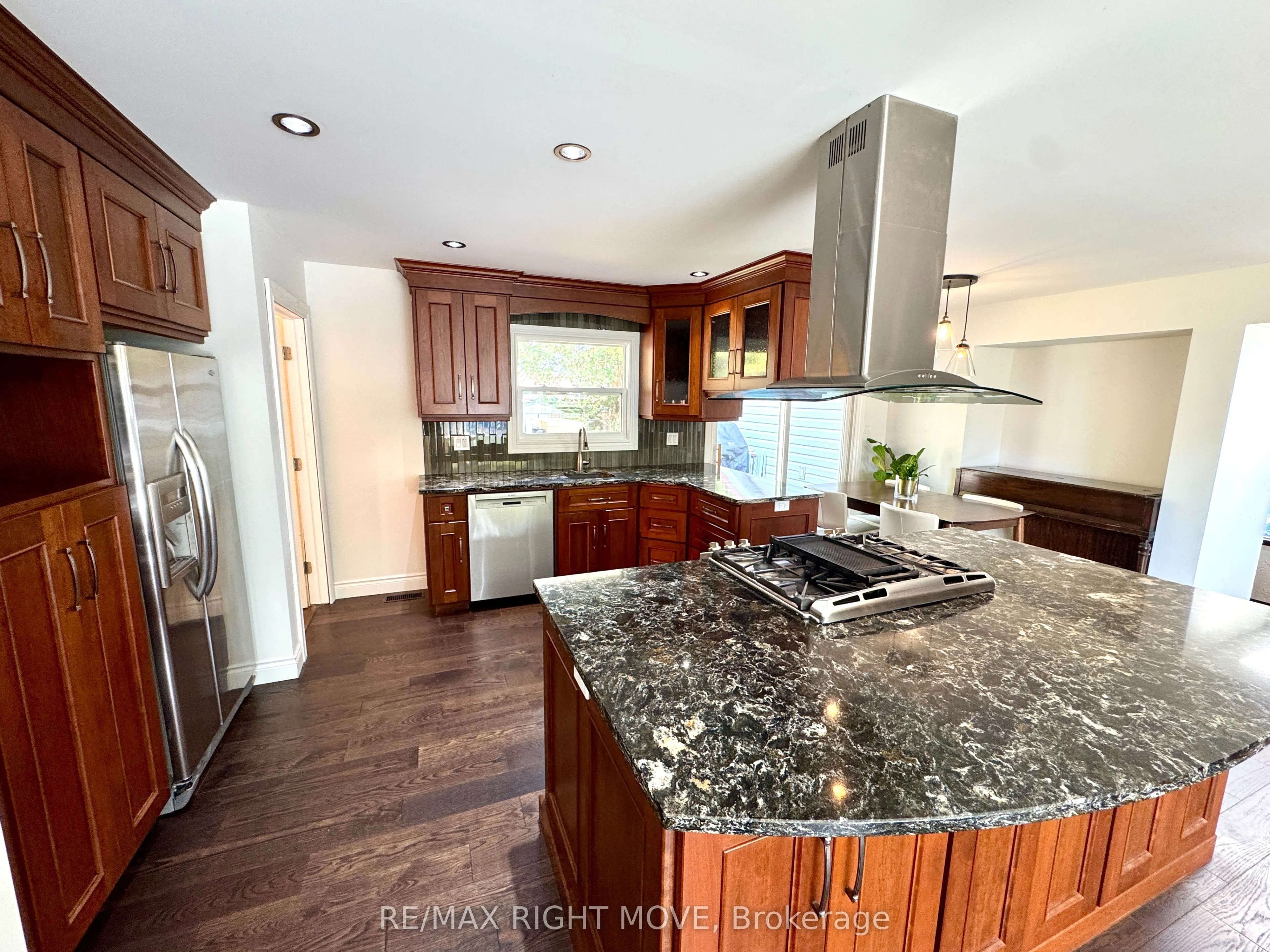 234 Oak Street, ON L0M 1S0