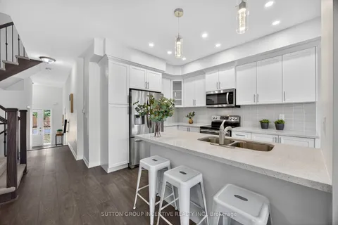 17 Churchlea Mews, ON L3V 8K9